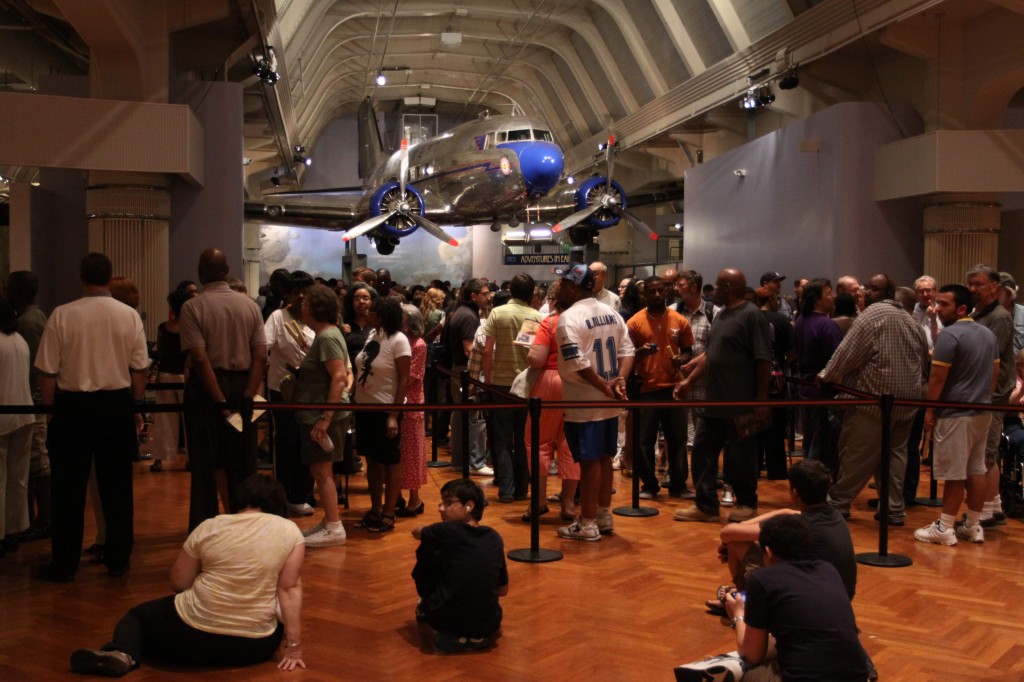 Line under DC3 - photo by Bob Brodbeck Line under DC3 - photo by Bob Brodbeck