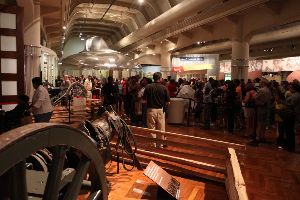 Line to DCW exhibit - photo by Bob Brodbeck Line to DCW exhibit - photo by Bob Brodbeck