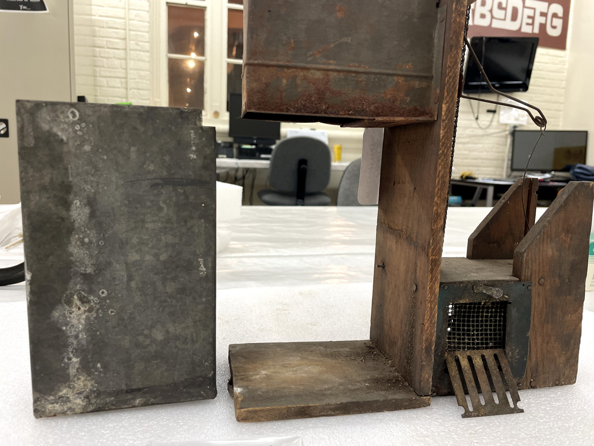 Peerless mouse trap pre cleaning